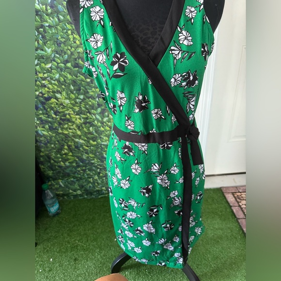 Adrienne Vittadini Green and Black Floral Dress p45 - Picture 1 of 6